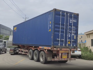 PF1210反擊破、3YA2160振動(dòng)篩運(yùn)往上海港發(fā)往南非