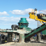 处理建筑垃圾用什么设备呢？制作后的成品骨料用在什么哪？