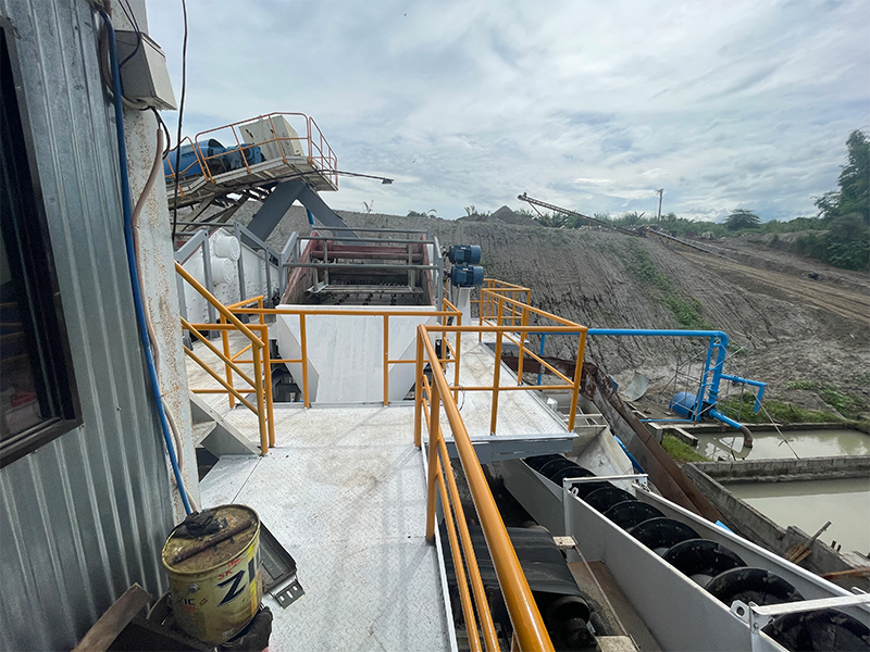 時(shí)產(chǎn)量500-1000噸的碎石生產(chǎn)線設(shè)備配置 1 时产量500-1000吨的碎石生产线设备配置